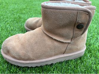 Uggs Size 4