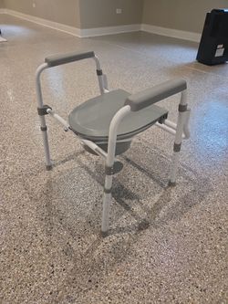 3 in 1 Folding Bedside Commode