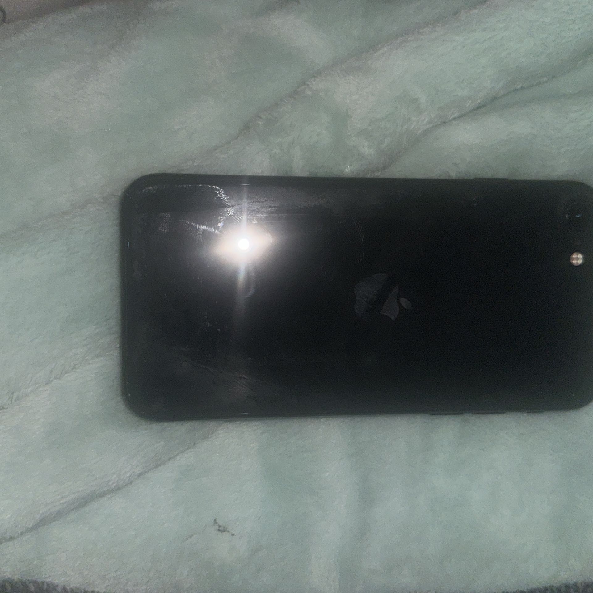 iPhone 8 Unlocked 64gigs Nothing Wrong Perfect Phone. Looking For 100 Bucks. 