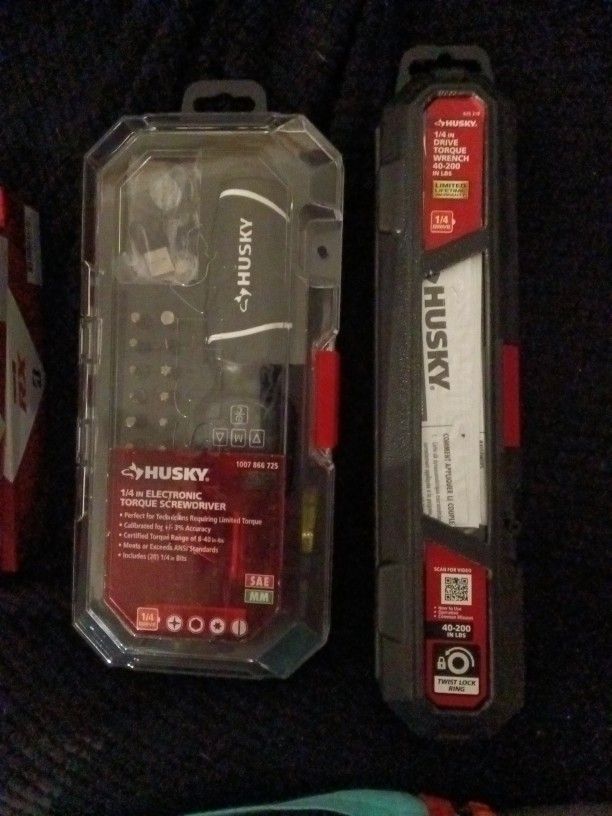 Husky 1/4" Electronic Torque Screwdriver and 1/4" Drive Torque Wrench 40-200 in Lbs