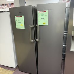 Freezer, Hisense New Open Box 10.2 Cu.ft Freezer