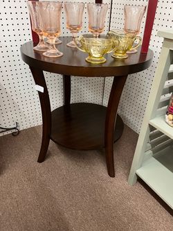 Round table chocolate color