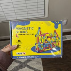 Loovio Magnetic sticks- New In Box