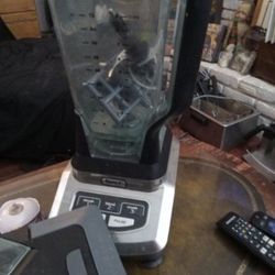 Ninja Blender 2 Pitchers And Accessories 