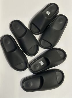 Onyx Yeezy Slide