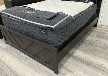 (contact info removed). Hablamos Español. New mattress, boxprings and metal frame.