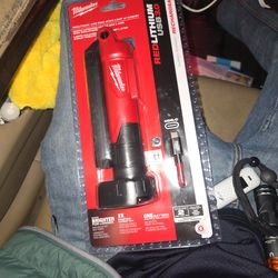 Milwaukee stick light USB 550L magnetic