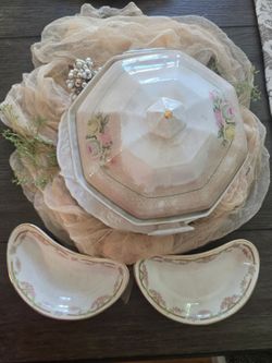 Vintage Casserole dish and bone dish set