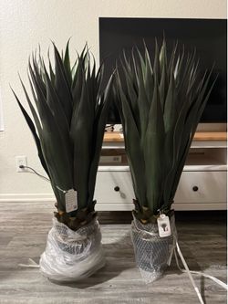 Never with her beauty everlasting 4 ft artificial agave plant
