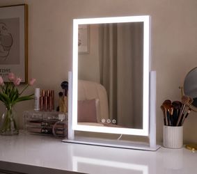 Brand New LED Vanity Mirror with Lights – Unopened