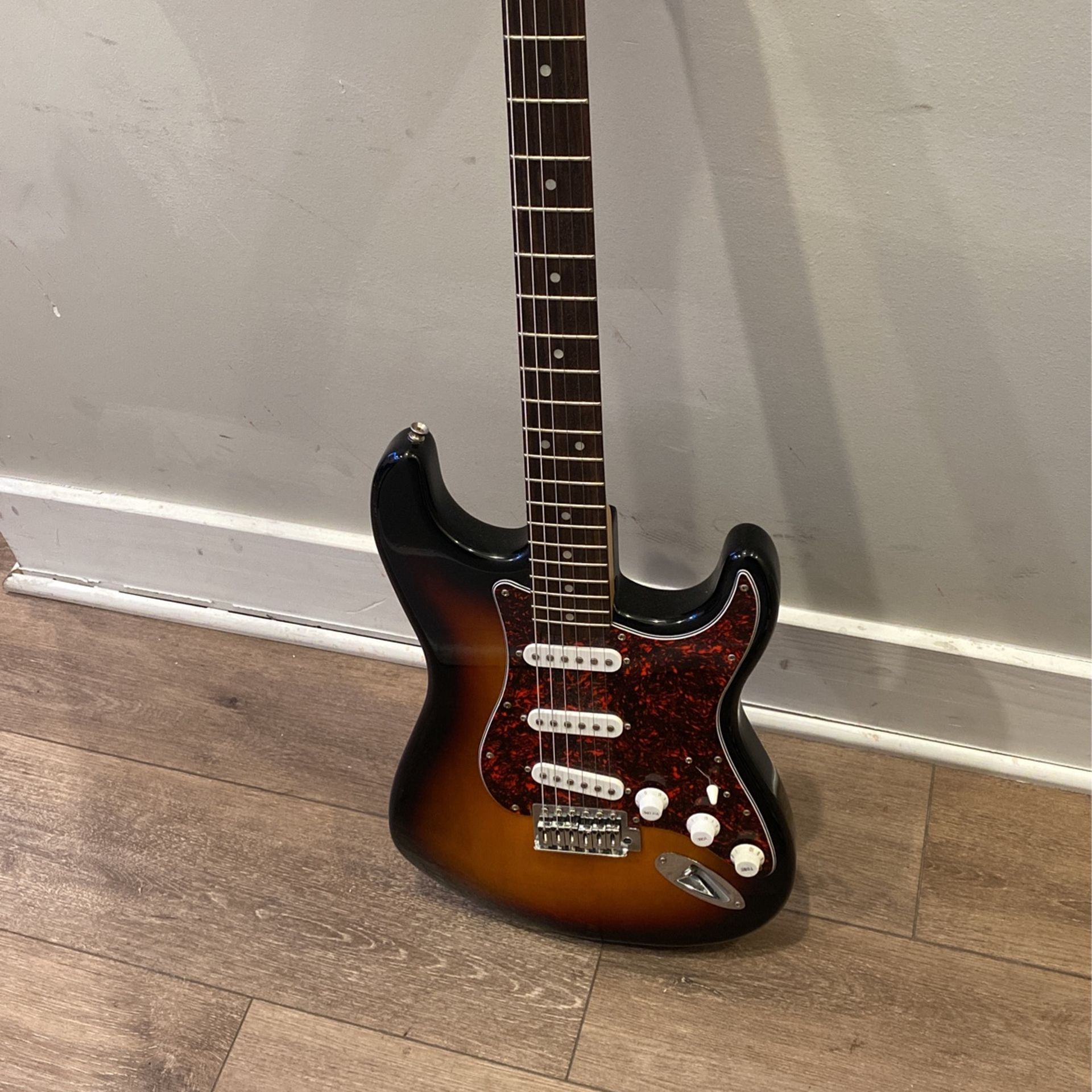 Fender Squier SE Stratocaster (Sunburst)
