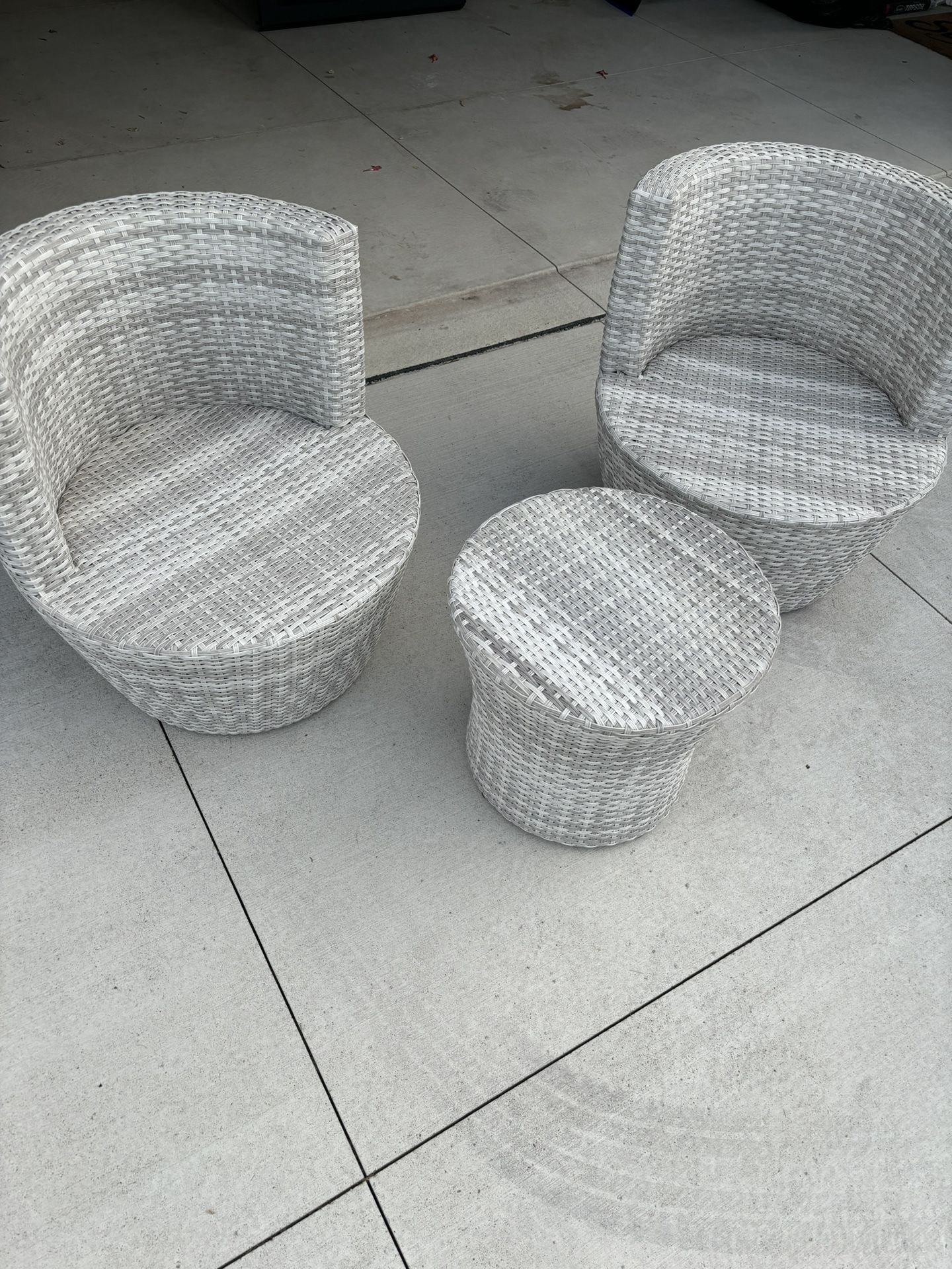 Outdoor Resin Wicker 3-piece Bistro Set