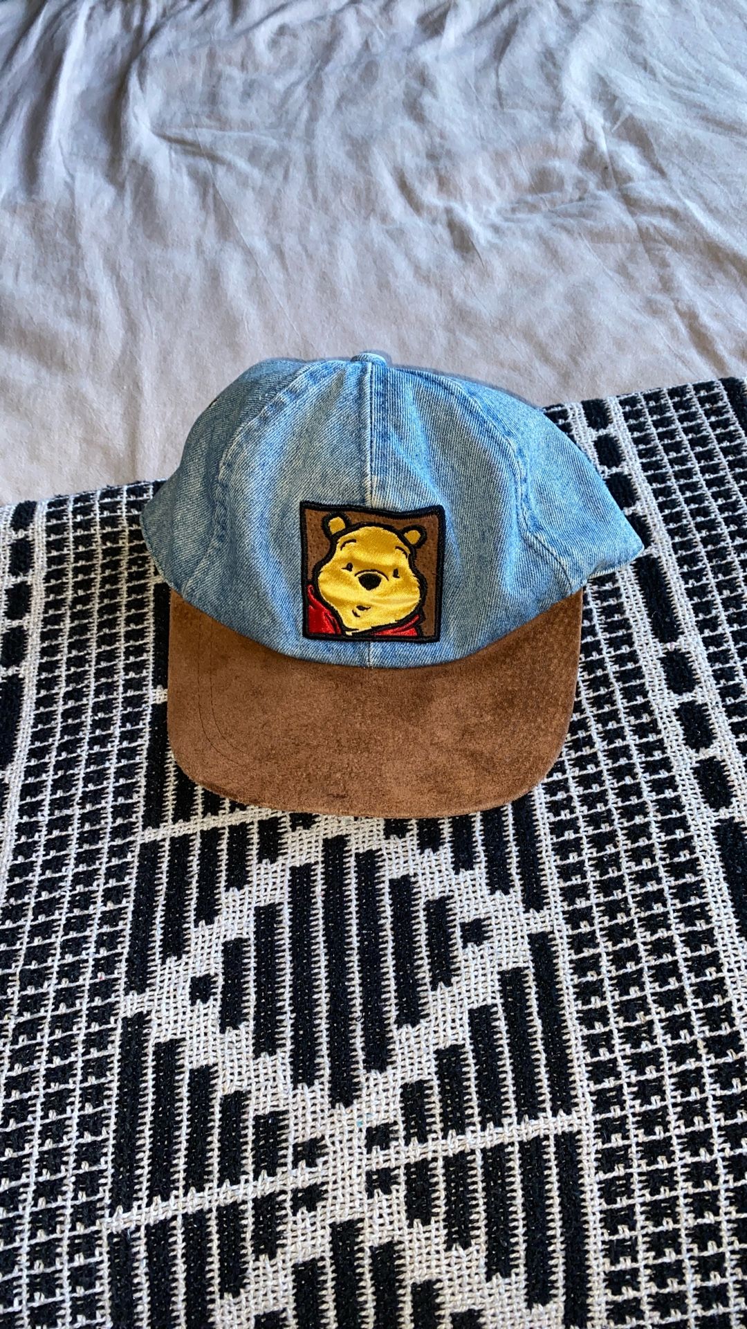 VINTAGE 90s WINNIE THE POOH HAT DISNEYLAND