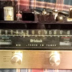 McIntosh MR71 FM Tuner