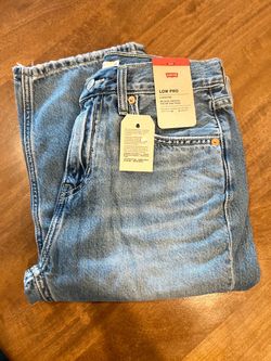 NWT Women’s Levi Low Pro - Size 25