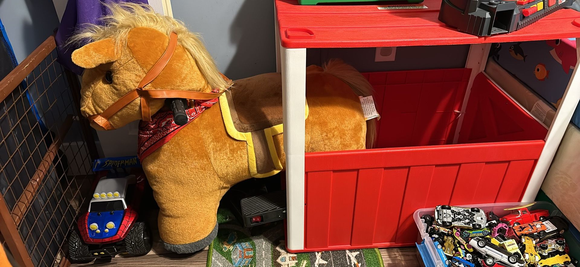 6V Plush Ride On Horse