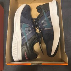 Brand New Nike Women Sneakers Size 9.5