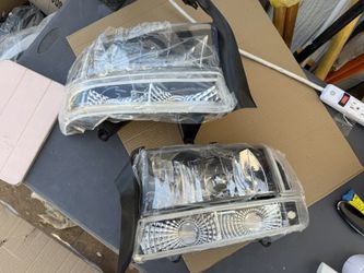 97-04 Dodge Dakota Headlight SET