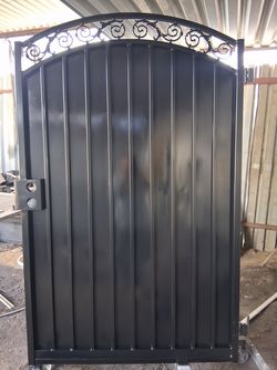 Side gate