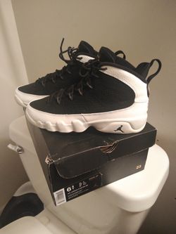 Size 6.5 asking 50 bucks