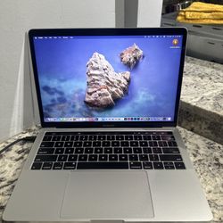 APPLE MACBOOK PRO TOUCHBAR 13” QUAD CORE i7 16GB RAM 500GB SSD! LOADED! 