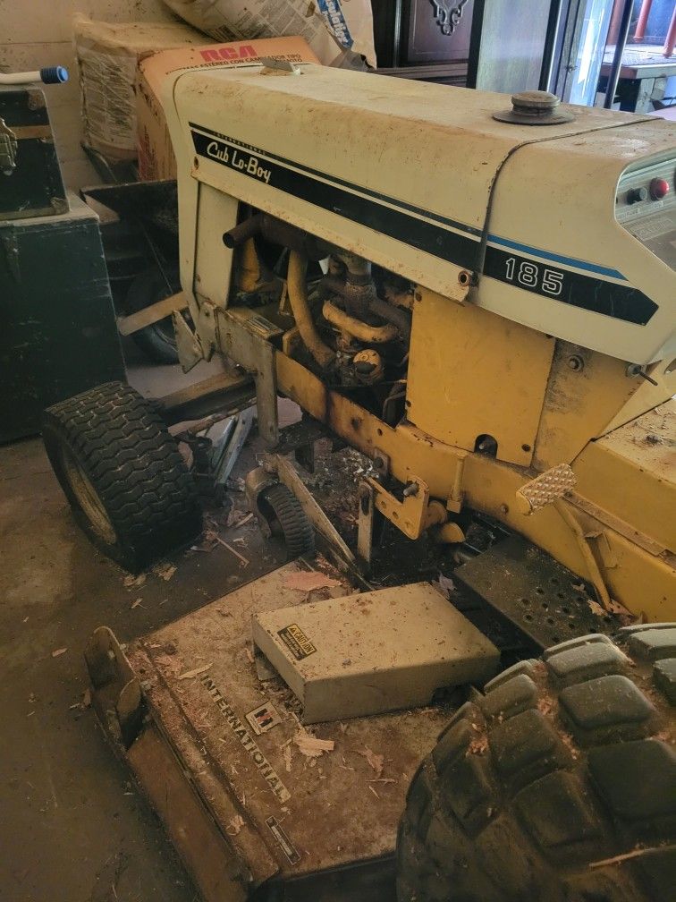 185 Cub Lo Boy Tractor 