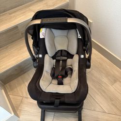 Nuna Car seat With Base