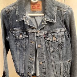 New  Levi’s Denim Jacket Size Large 