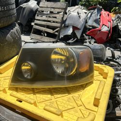 2004-2008 Ford F150 Left Driver Headlight 