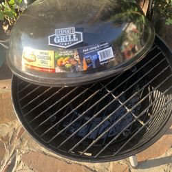Small BBQ . Like New.
