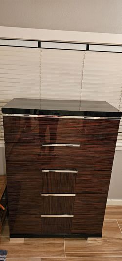 Moving sale!!! Dania king size bedroom set