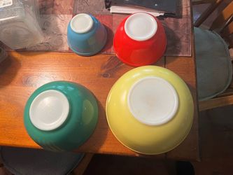 Pyrex  vintage nesting primary colors mixing bowl set bright rich colors