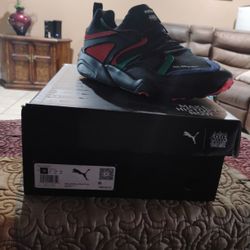 Puma size 10 Mens Tennis Shoes 