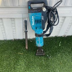 Makita 14-Amp 1-1/8 in. Hex 42 lb. AVT Breaker Hammer 