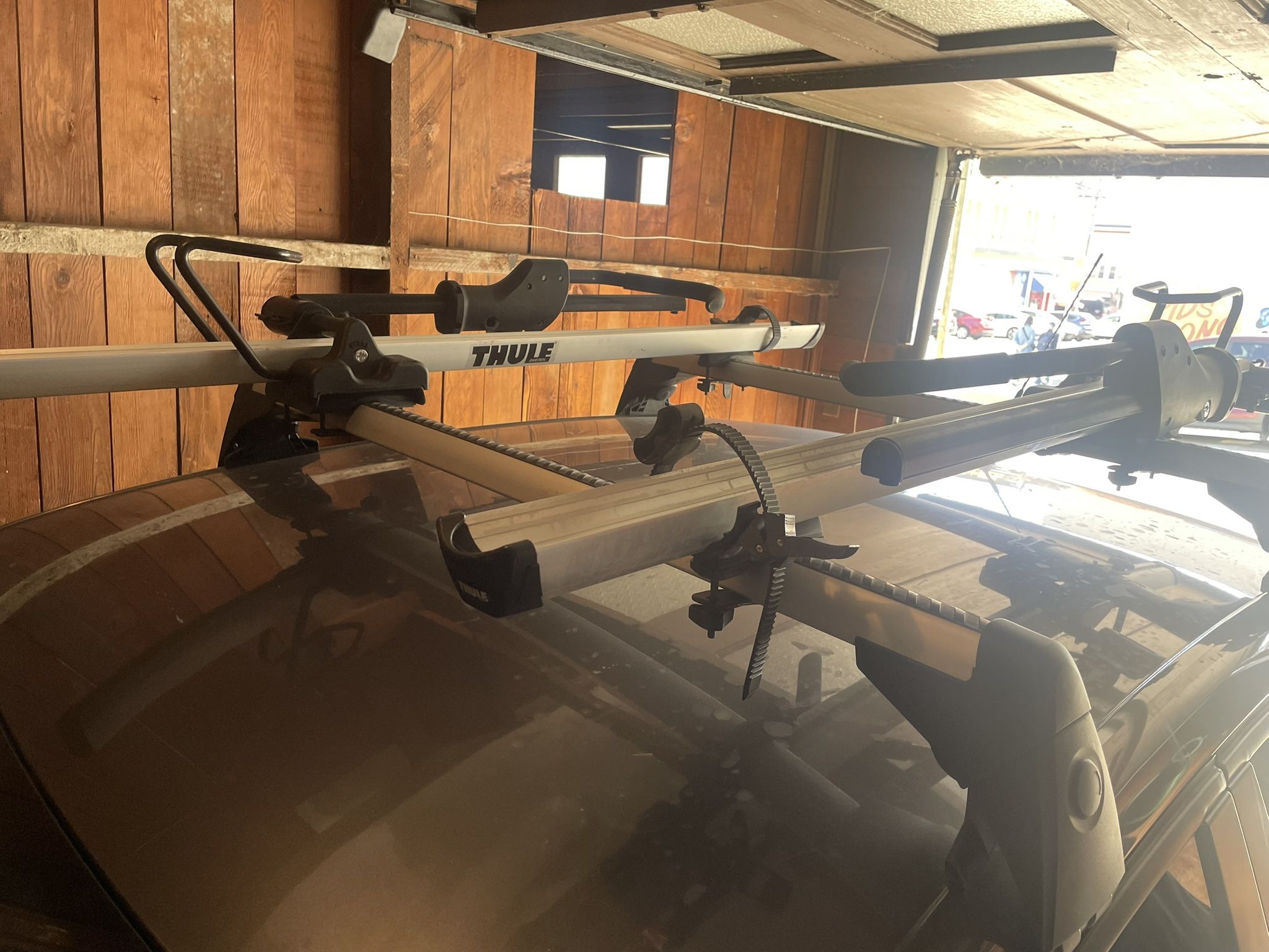 Pair Thule Side Arm and VW Cross Bars