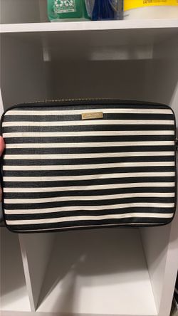 Laptop sleeve