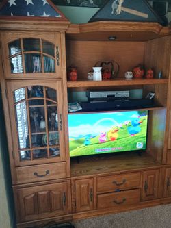 Entertainment center