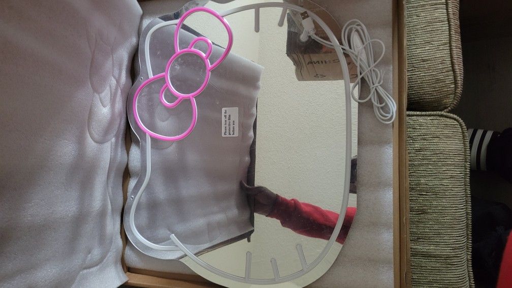 Hello Kitty Mirror