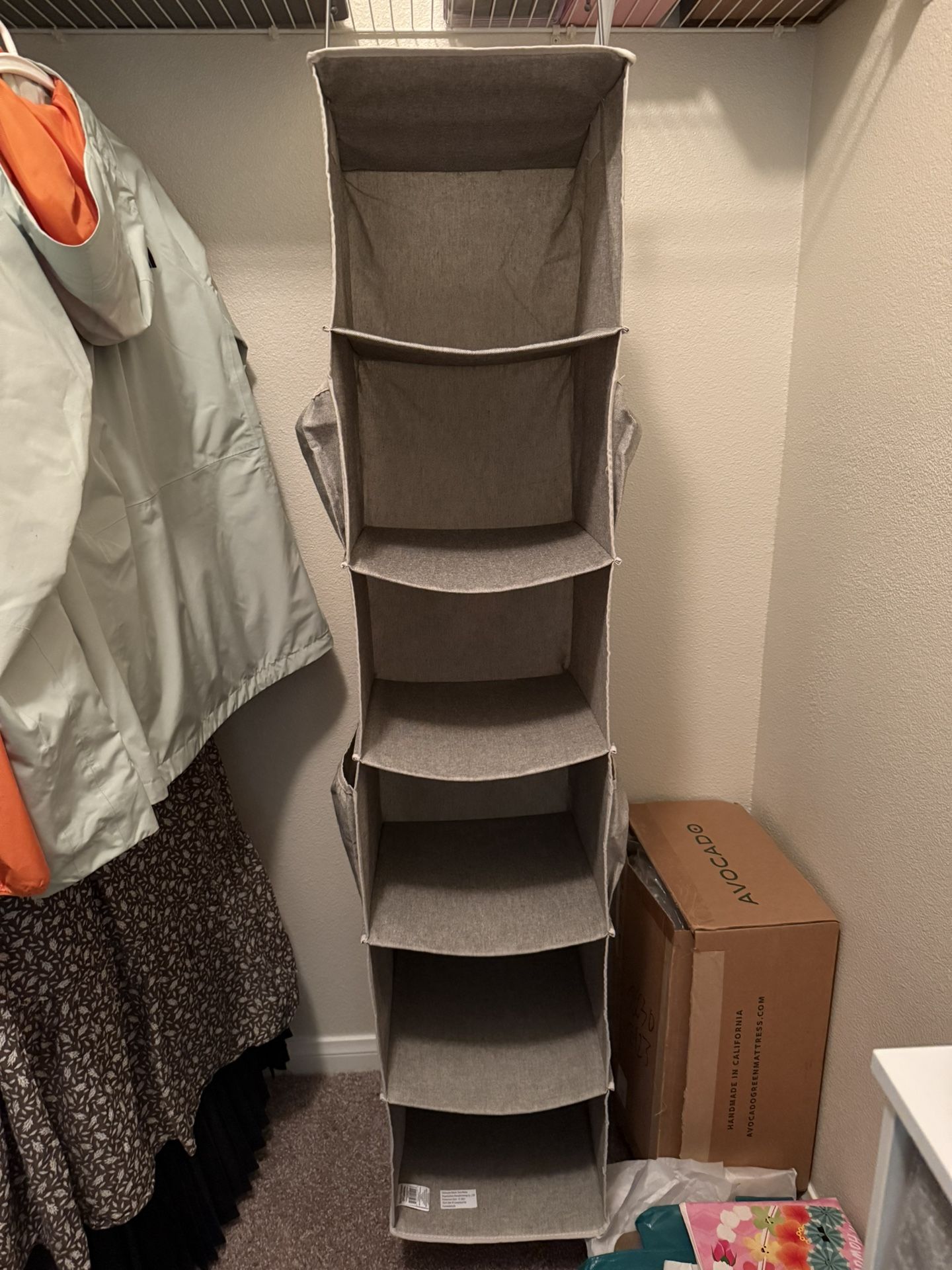 Hanging closet organizer
