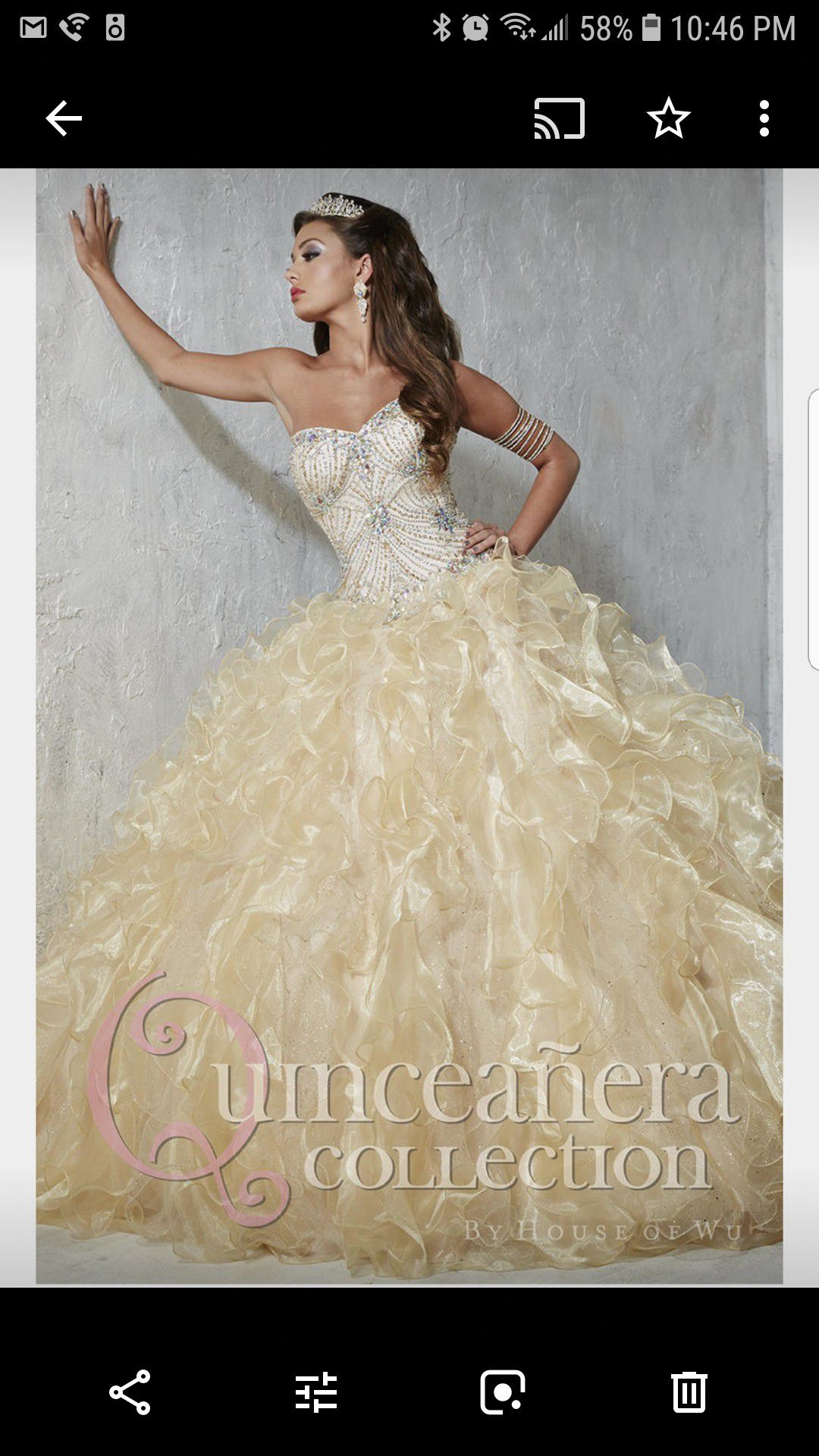 House of Wu Beautiful Gold sweet 16/ Quinceañera dress size 4 and shoes