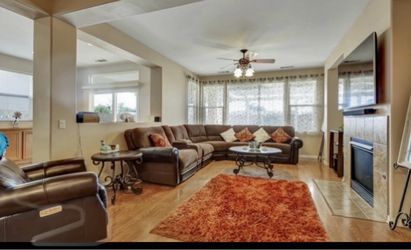 Large sectional with three recliners - Hablo Espanol