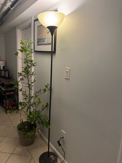Floor lamp