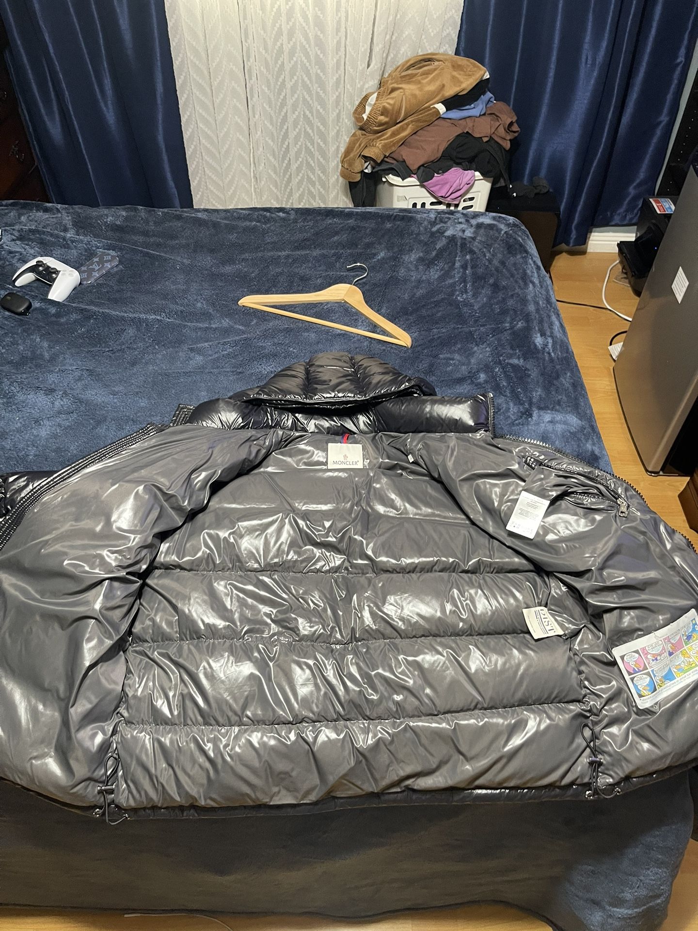 Moncler Full Coat With Detachable Hood Shiny Black