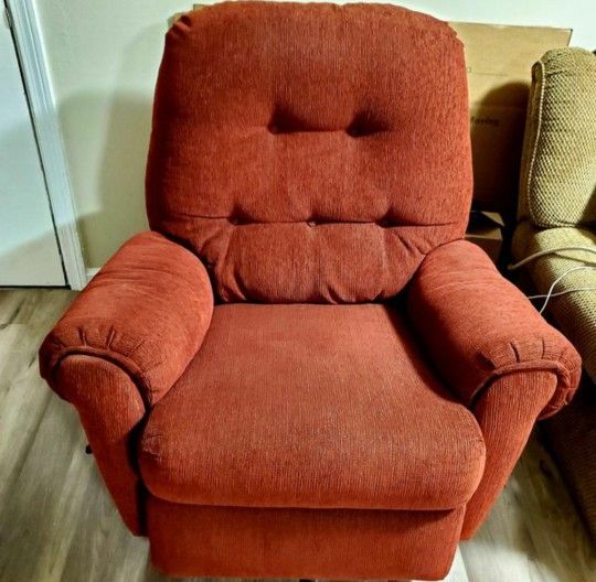 😱 PERFECT Condition Recliner Couch! 🔥🛋
