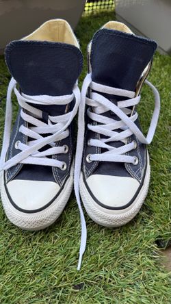 High top converse 3 colors 7 women’s or 5 big kids.