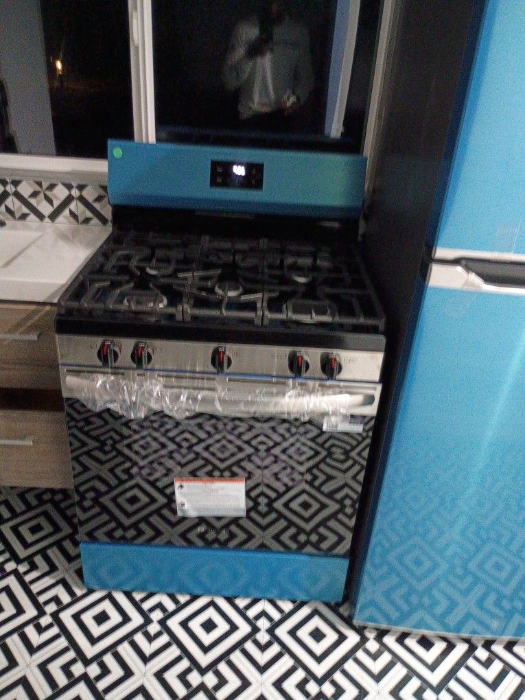 Brand New Fridgidale Stove 400$