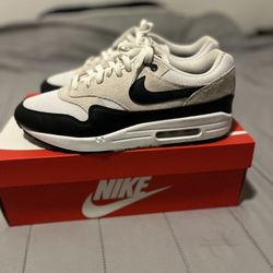 Men’s Nike Air Max 1 Essential Size 11.5