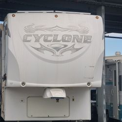 2010 Heartland Cyclone 3850