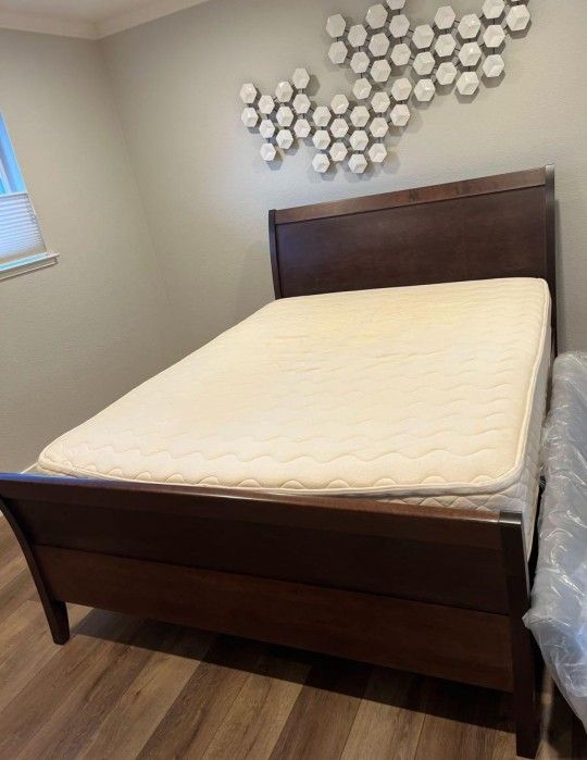 Queen Size Bed Frame Baronet “Alisdare” Sleigh Style (Solid Wood, Dark Brown)