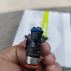 FUEL INJECTOR DODGE, CHRYSLER  3.6L
